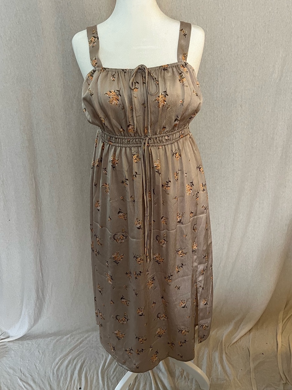 Sleeveless Floral Midi Dress - Taupe